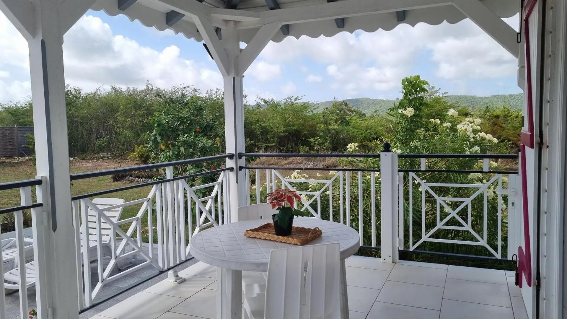 Villa Fleur d'Hibiscus à Saint-Louis Hébergement de vacances